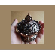 Vista principal del incensario pequeño bronce hong kong en stock